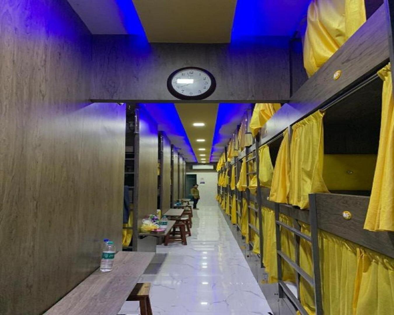 Neenava Dormitory Asalpha Mumbai Exterior foto